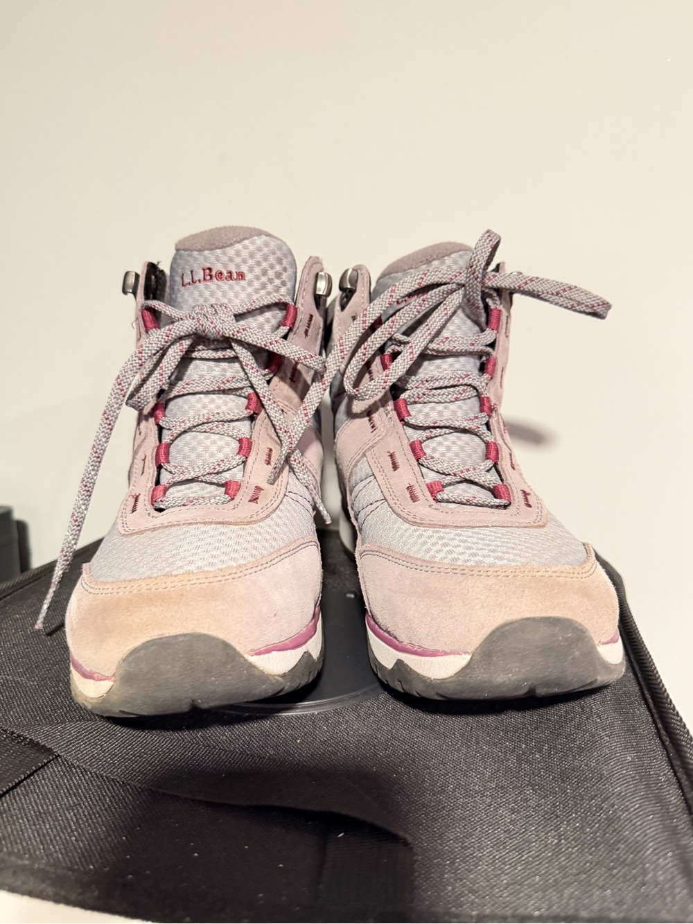 Pre-owned Women's Gray Suede Mesh Lace-Up Snow Sneaker 5 Boot, Size 7.5 - Picture 3 of 16